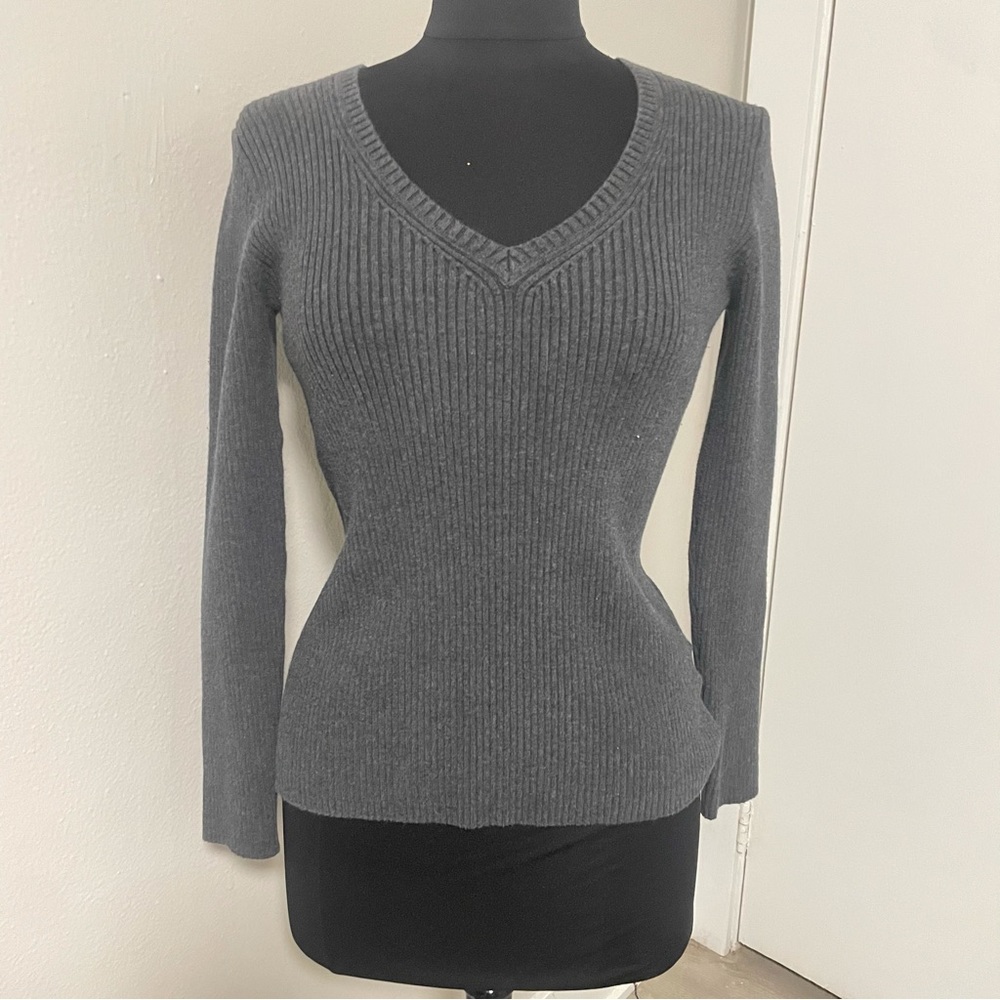 a.n.a Grey Knit Long sleeve V-Neck Sweater Top
